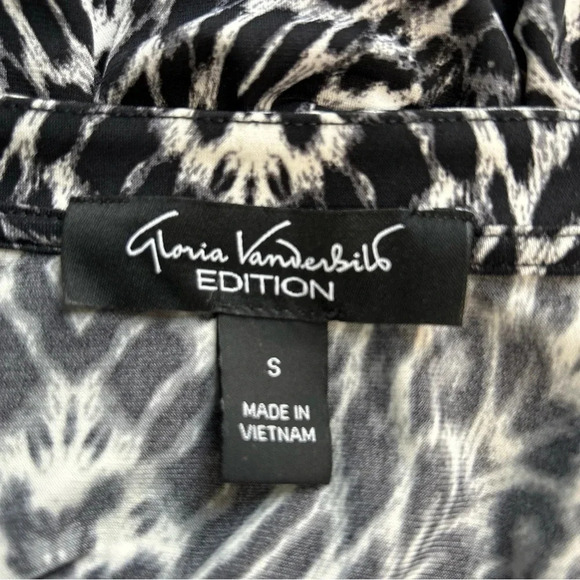 GLORIA VANDERBILT Women's Small Animal Print Slinky Top Embellished Stretch Sexy - Picture 11 of 13